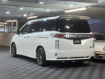 Used Nissan Elgrand 2011 for sale - 78100092: Photo