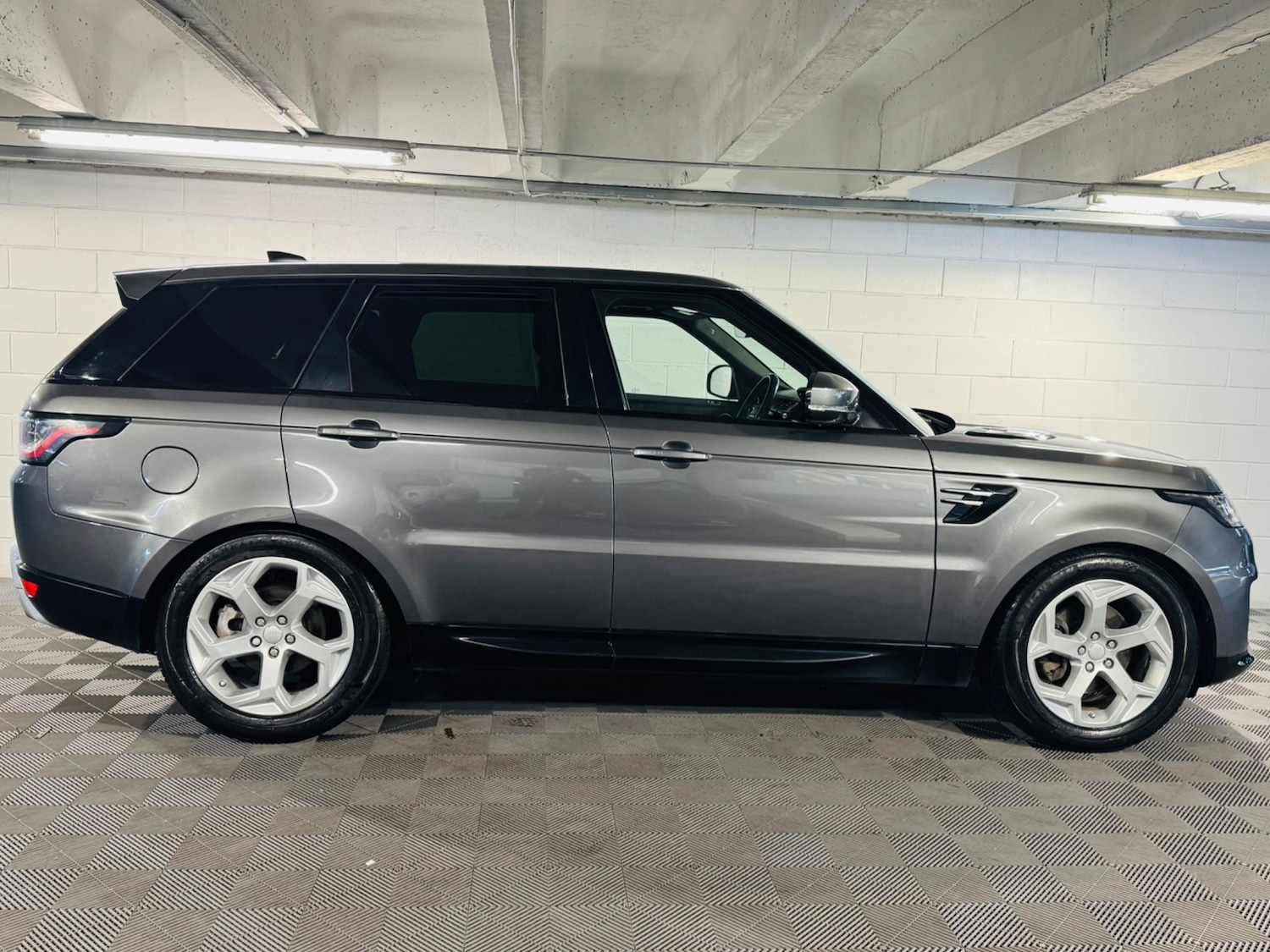 Used Land Rover Range Rover Sport 2018 for sale - 76988795: Photo 5