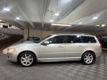 Used Volvo V70 2015 for sale - 78347730: Photo