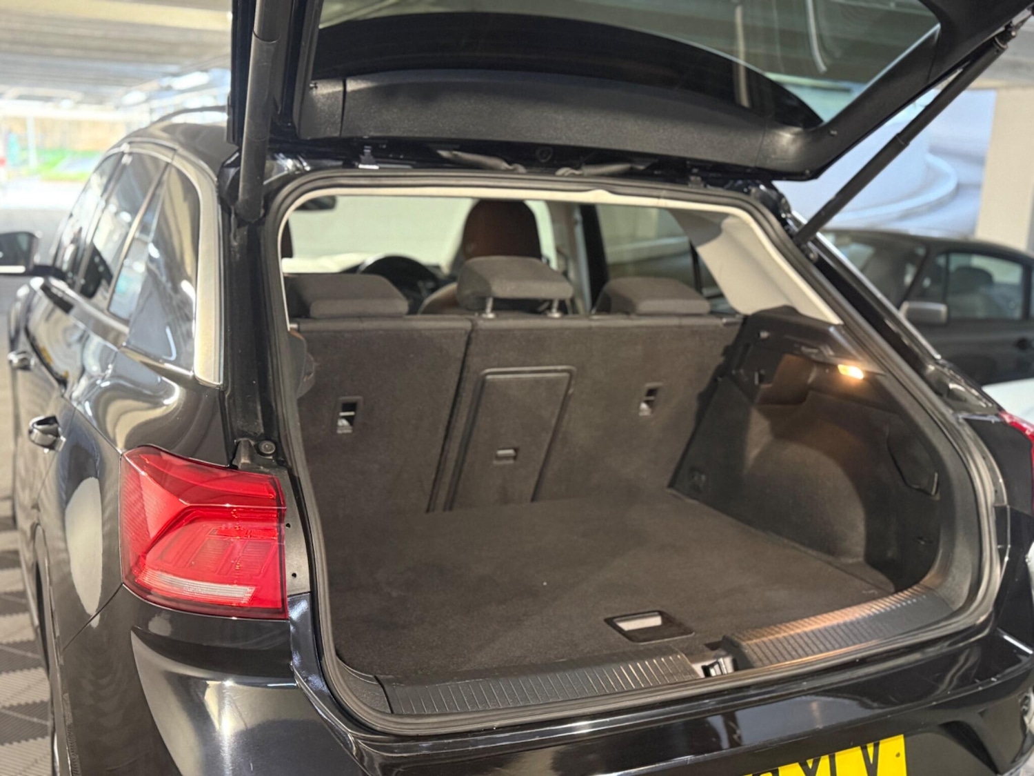 Used Volkswagen T-Roc 2019 for sale - 76995744: Photo 14