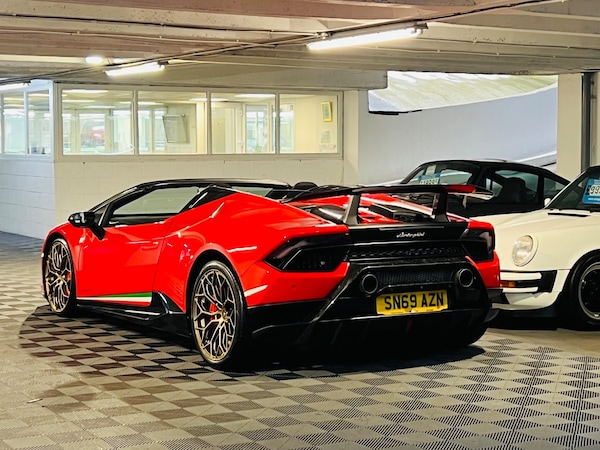 Used Lamborghini Huracan 2019 for sale - 73407250: Photo 3