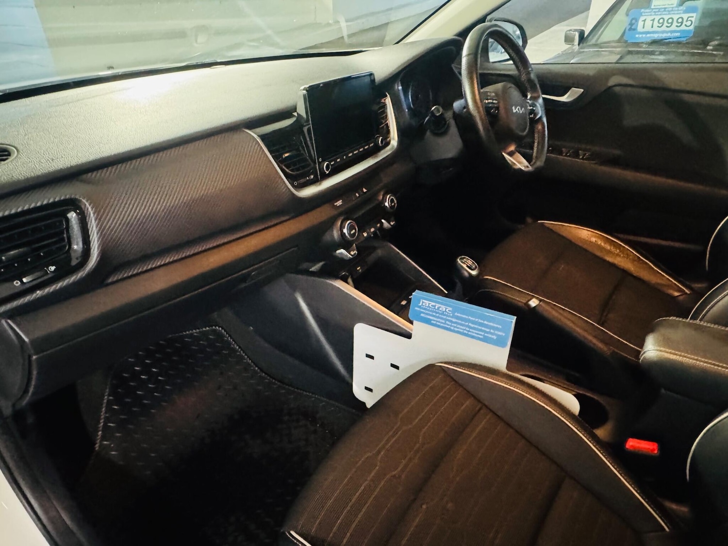 Used Kia Stonic 2022 for sale - 76832553: Photo 9