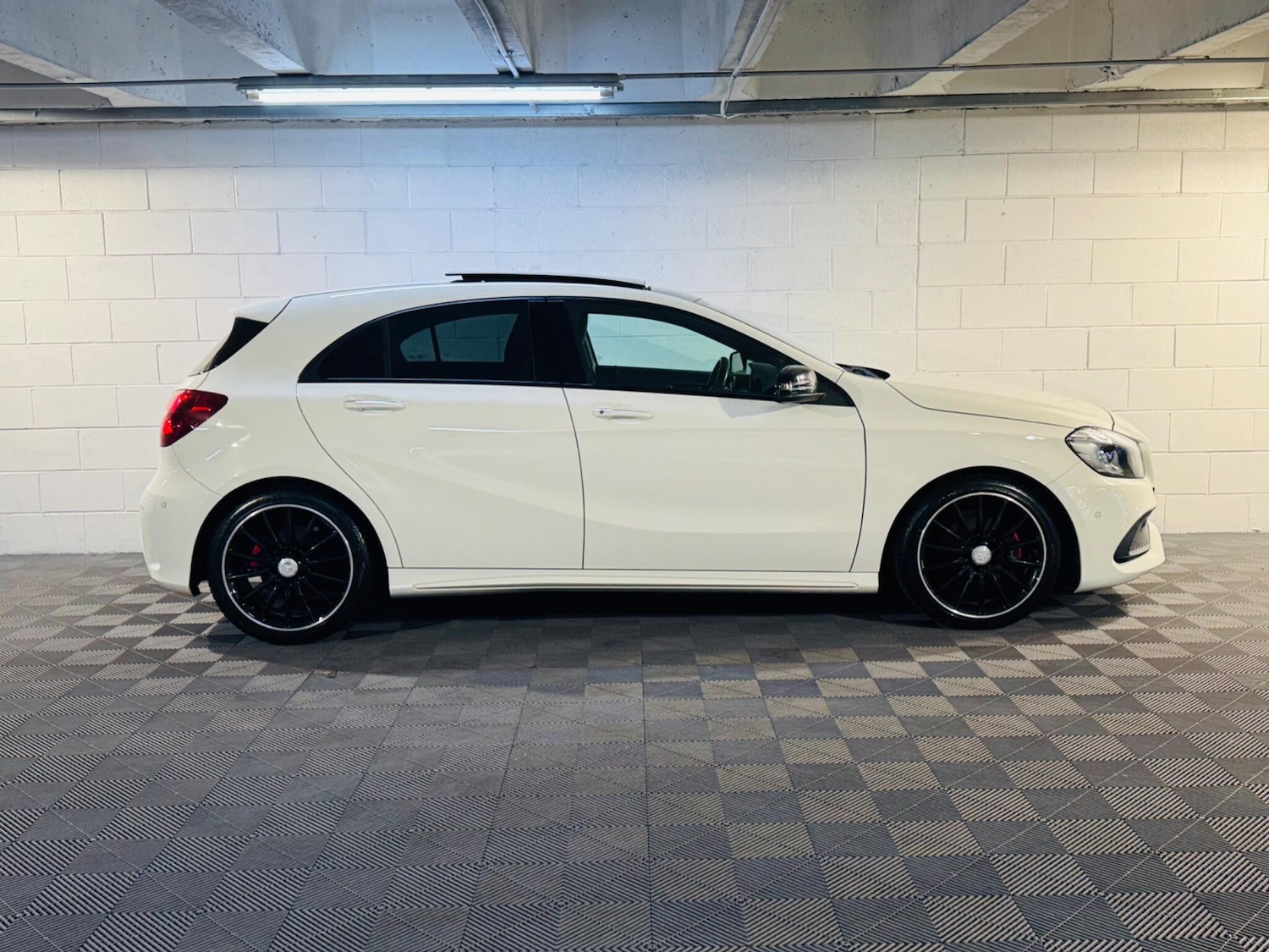 Used Mercedes-Benz A-Class 2016 for sale - 77081918: Photo 5