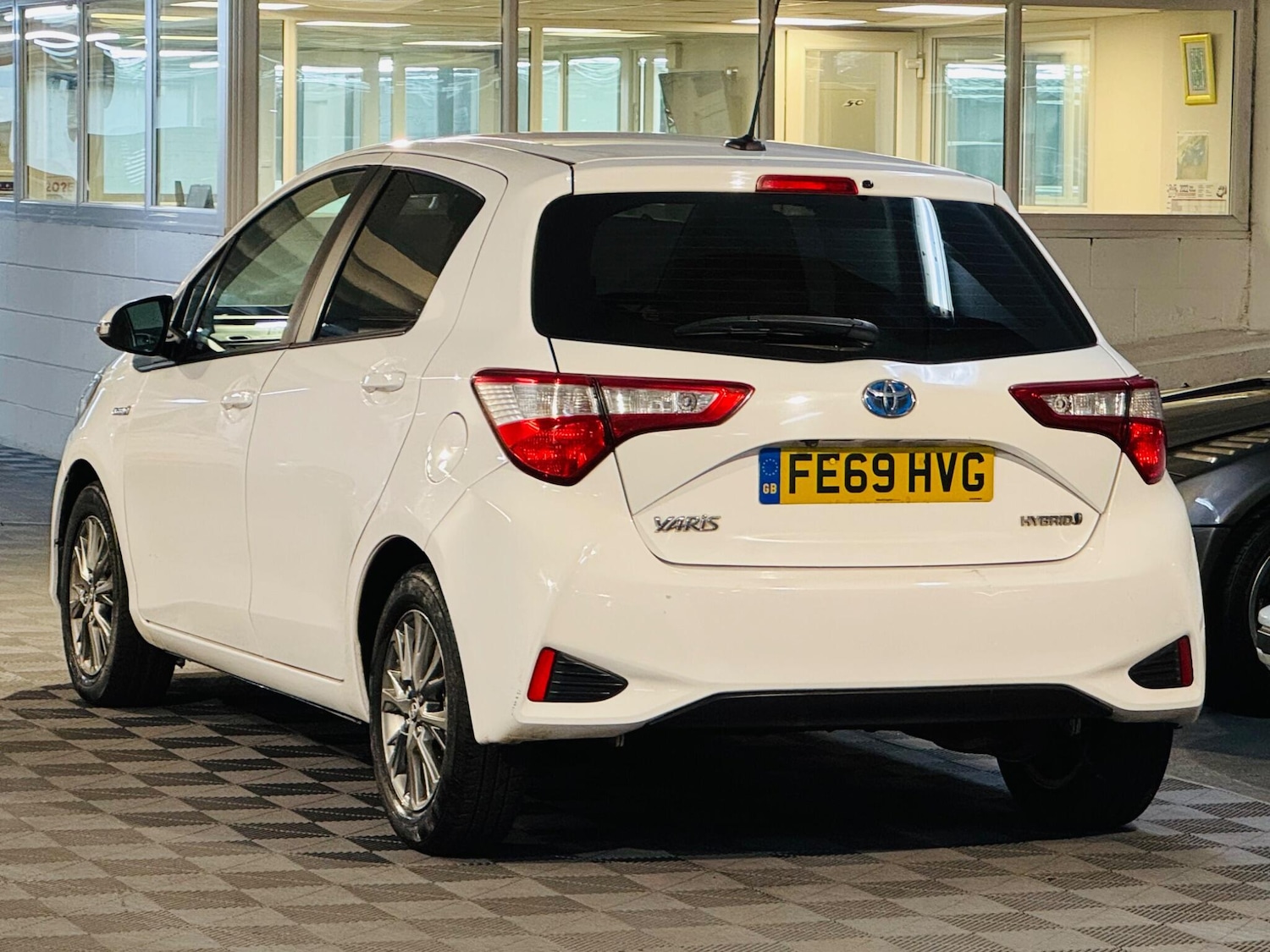 Used Toyota Yaris 2019 for sale - 76781543: Photo 3