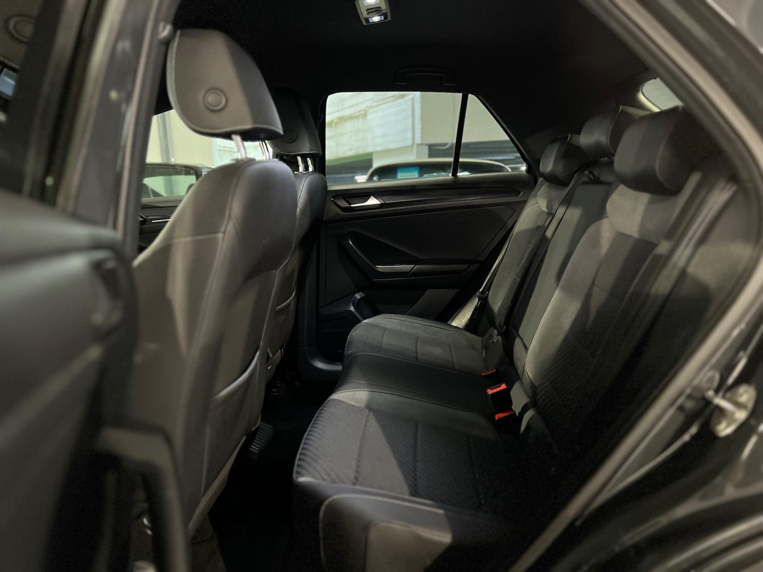 Used Volkswagen T-Roc 2018 for sale - 76927091: Photo 12