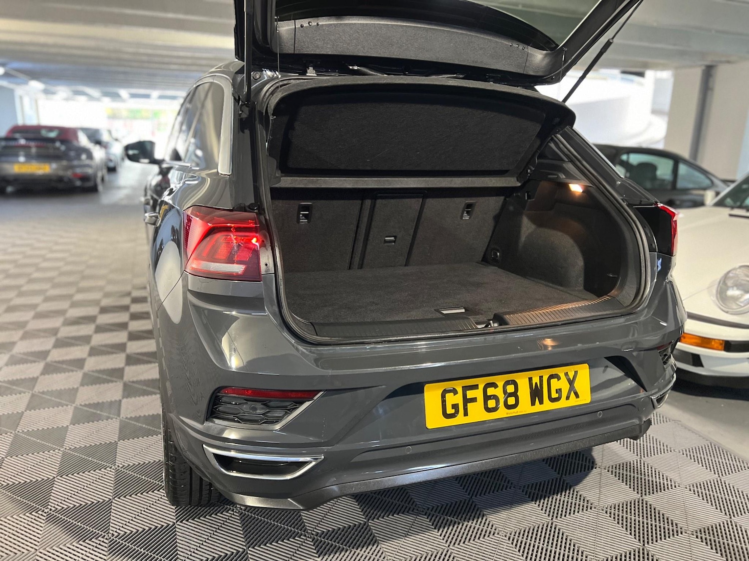 Used Volkswagen T-Roc 2018 for sale - 76927091: Photo 13