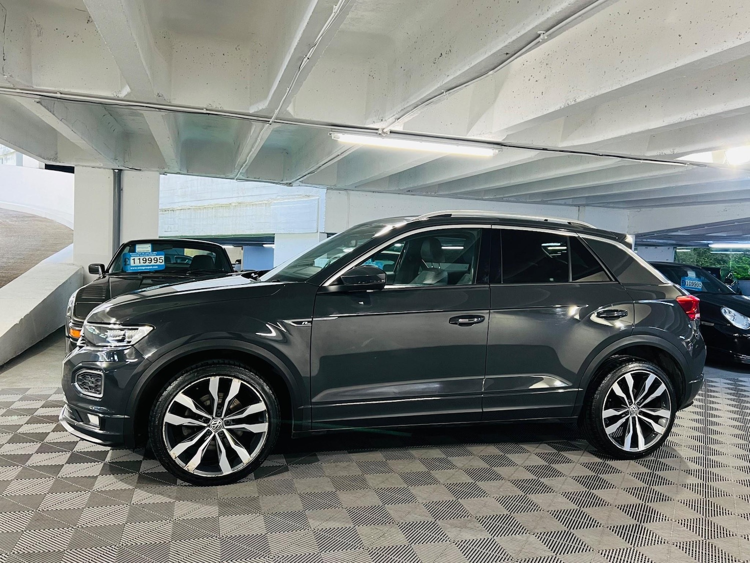 Used Volkswagen T-Roc 2018 for sale - 76927091: Photo 2