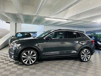 Used Volkswagen T-Roc 2018 for sale - 76927091: Photo