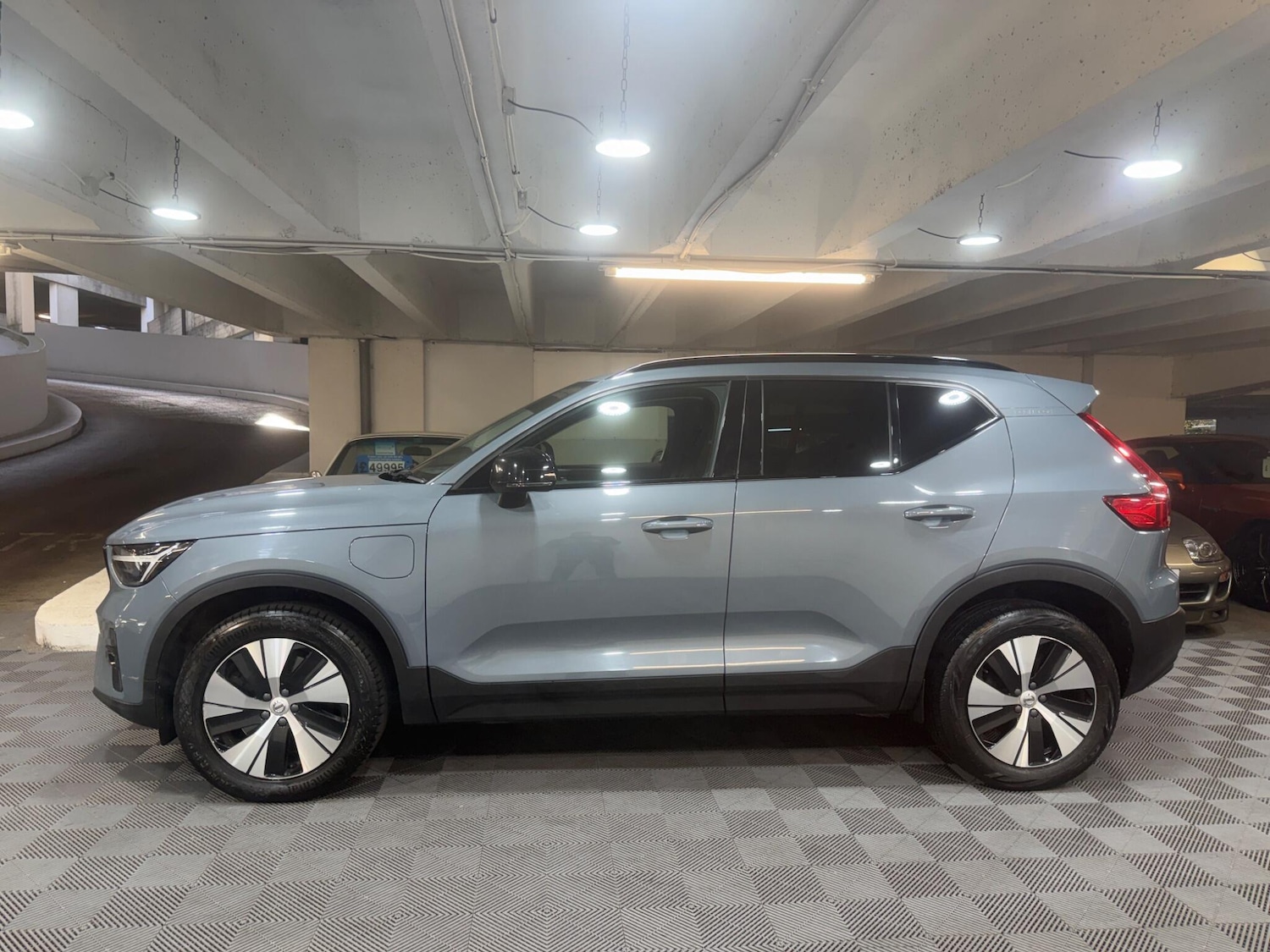 Used Volvo XC40 2023 for sale - 78170542: Photo 2