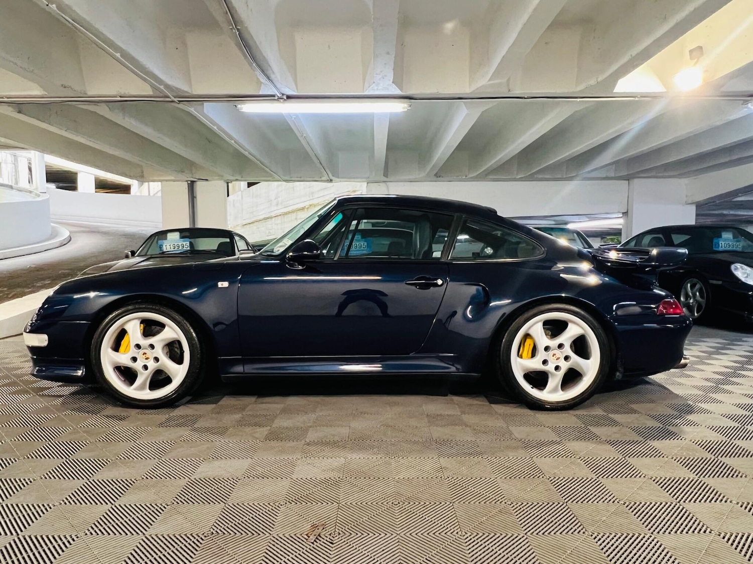 Used Porsche 911 for sale - 76138456: Photo 2