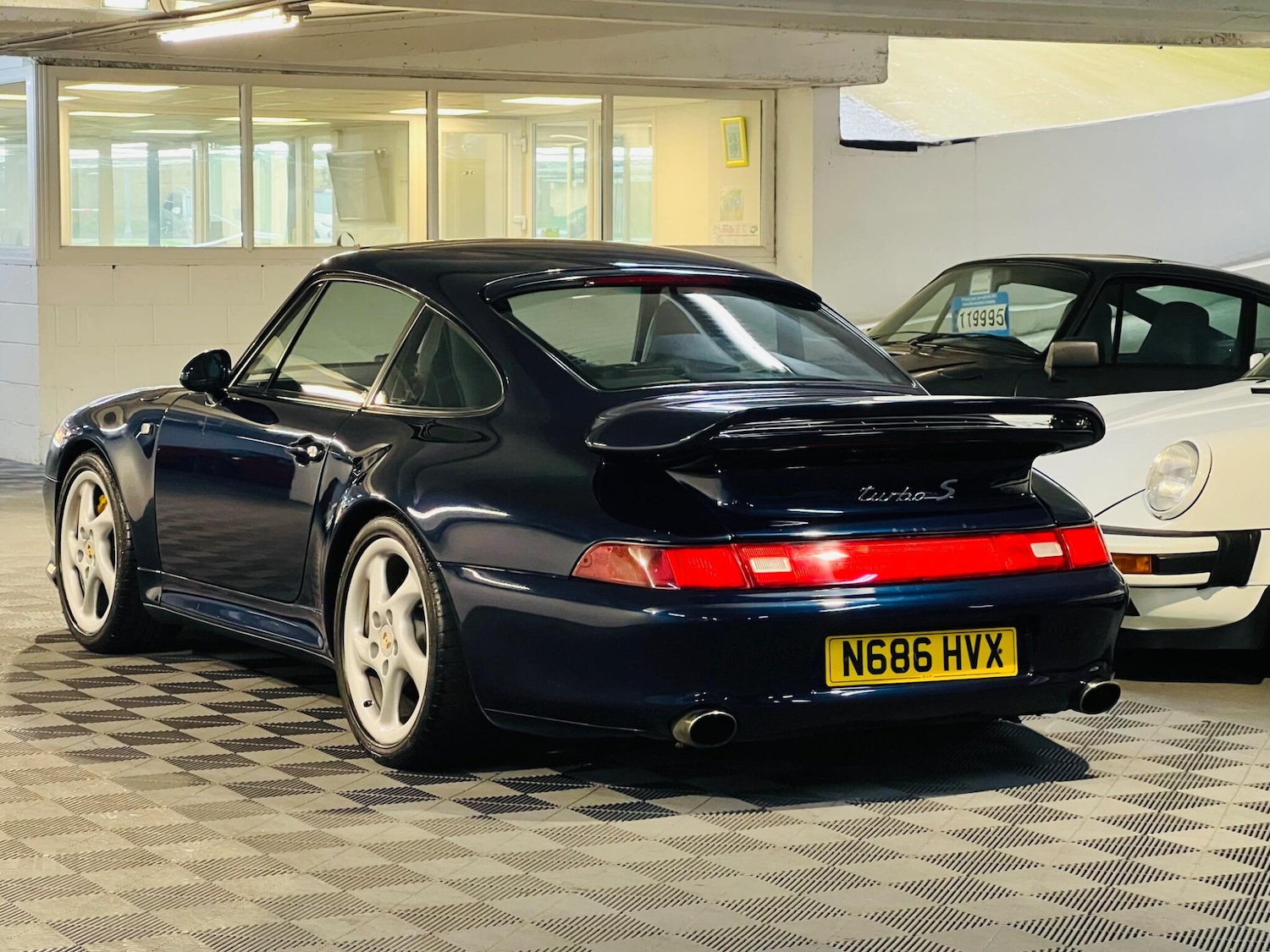 Used Porsche 911 for sale - 76138456: Photo 3