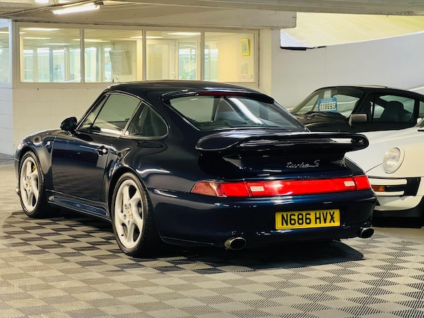 Used Porsche 911 for sale - 76138456: Photo 3
