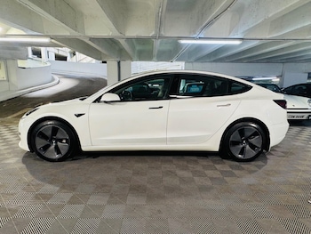 Used Tesla Model 3 2021 for sale - 76158833: Photo 2