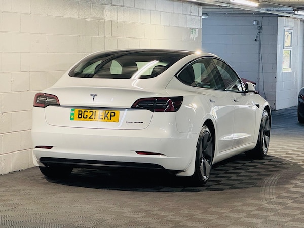 Used Tesla Model 3 2021 for sale - 76158833: Photo 4