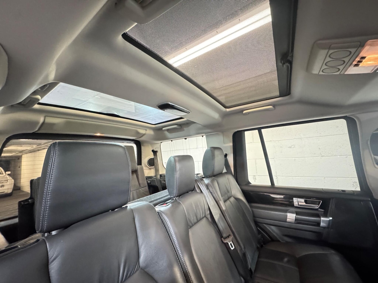 Used Land Rover Discovery 4 2016 for sale - 77671002: Photo 15