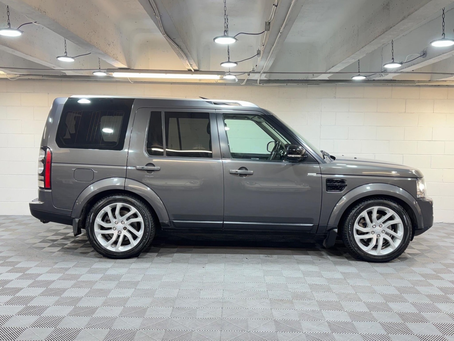 Used Land Rover Discovery 4 2016 for sale - 77671002: Photo 5