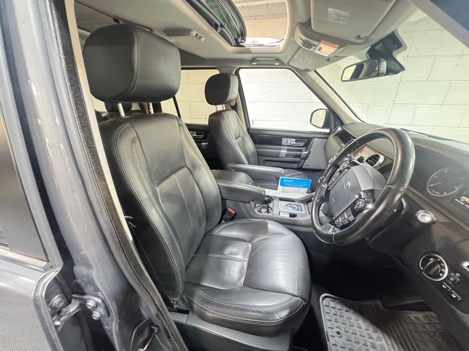 Used Land Rover Discovery 4 2016 for sale - 77671002: Photo 8