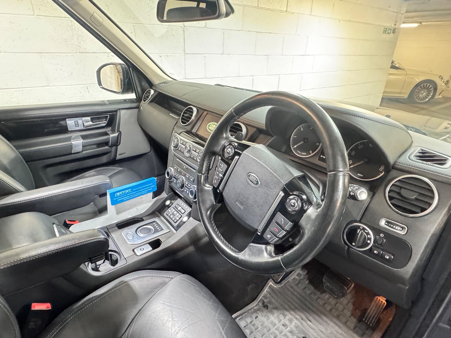 Used Land Rover Discovery 4 2016 for sale - 77671002: Photo 9