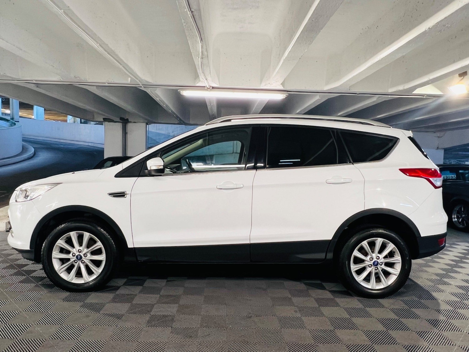 Used Ford Kuga 2015 for sale - 76997060: Photo 2