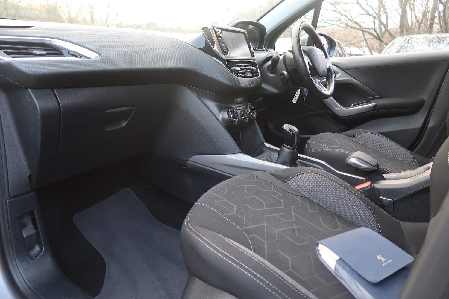 Used Peugeot 2008 2017 for sale - 76988818: Photo 11