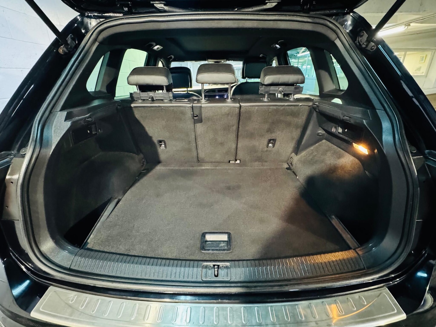 Used Volkswagen Tiguan 2017 for sale - 76925909: Photo 12