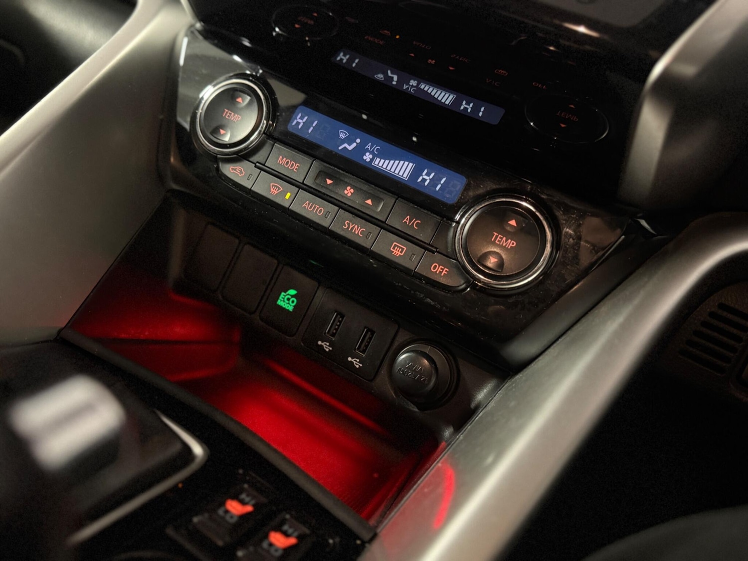 Used Mitsubishi Eclipse Cross 2018 for sale - 77215388: Photo 13