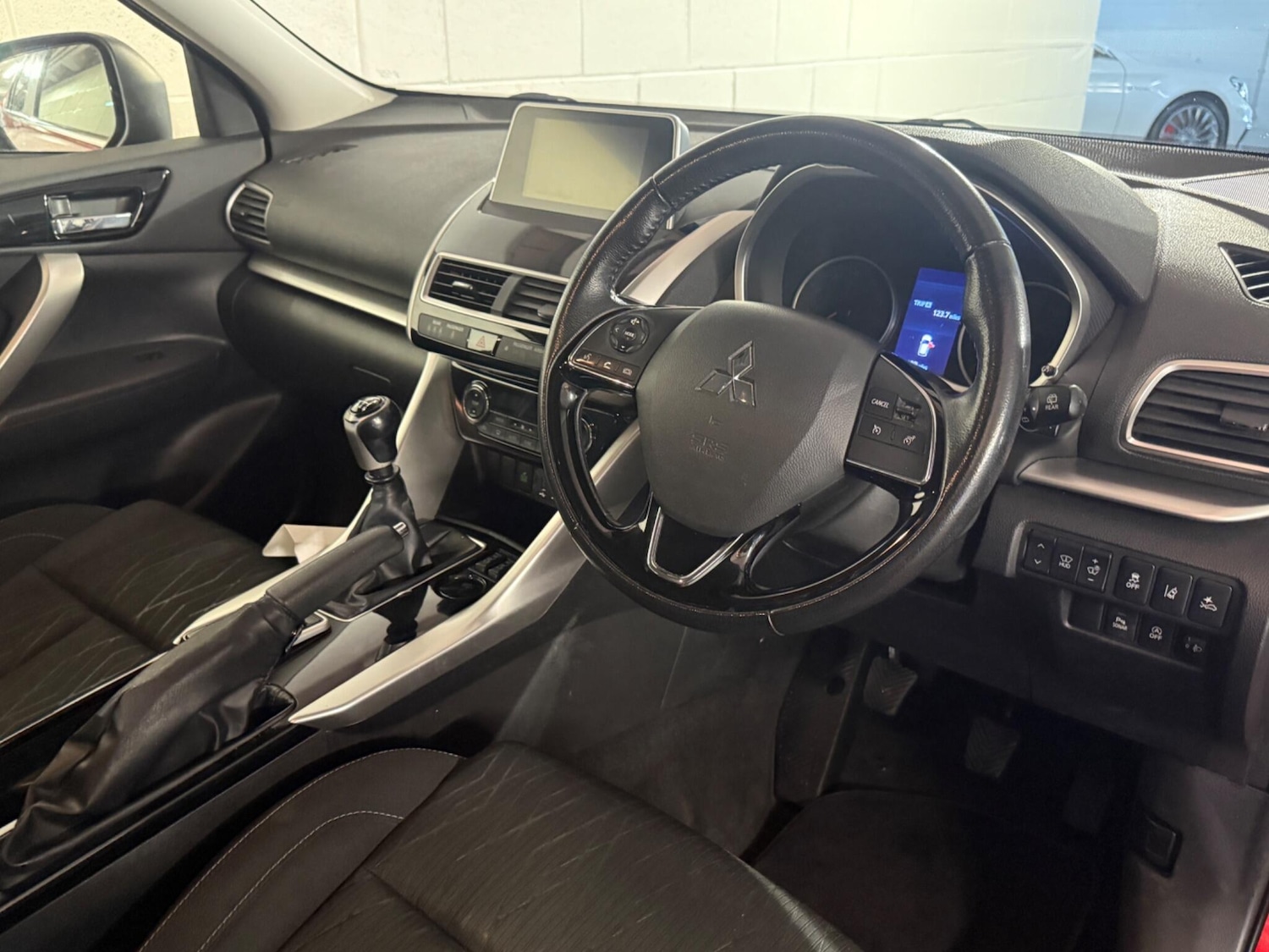 Used Mitsubishi Eclipse Cross 2018 for sale - 77215388: Photo 8