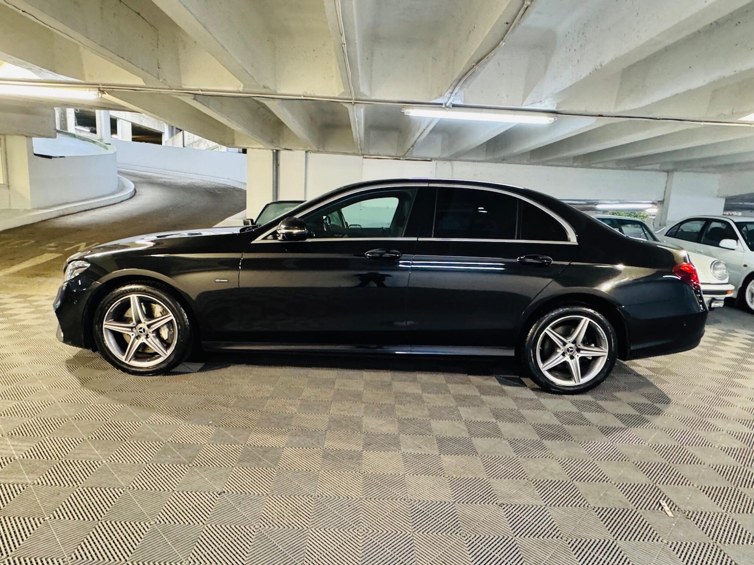 Used Mercedes-Benz E Class 2020 for sale - 77015390: Photo 2