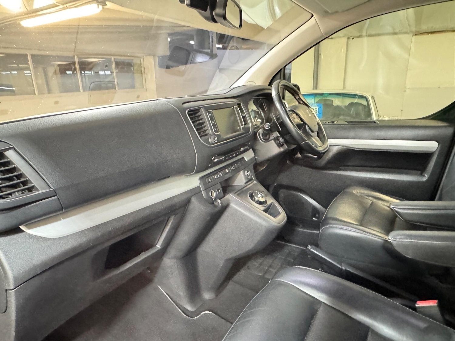 Used Peugeot Traveller 2018 for sale - 77523857: Photo 10