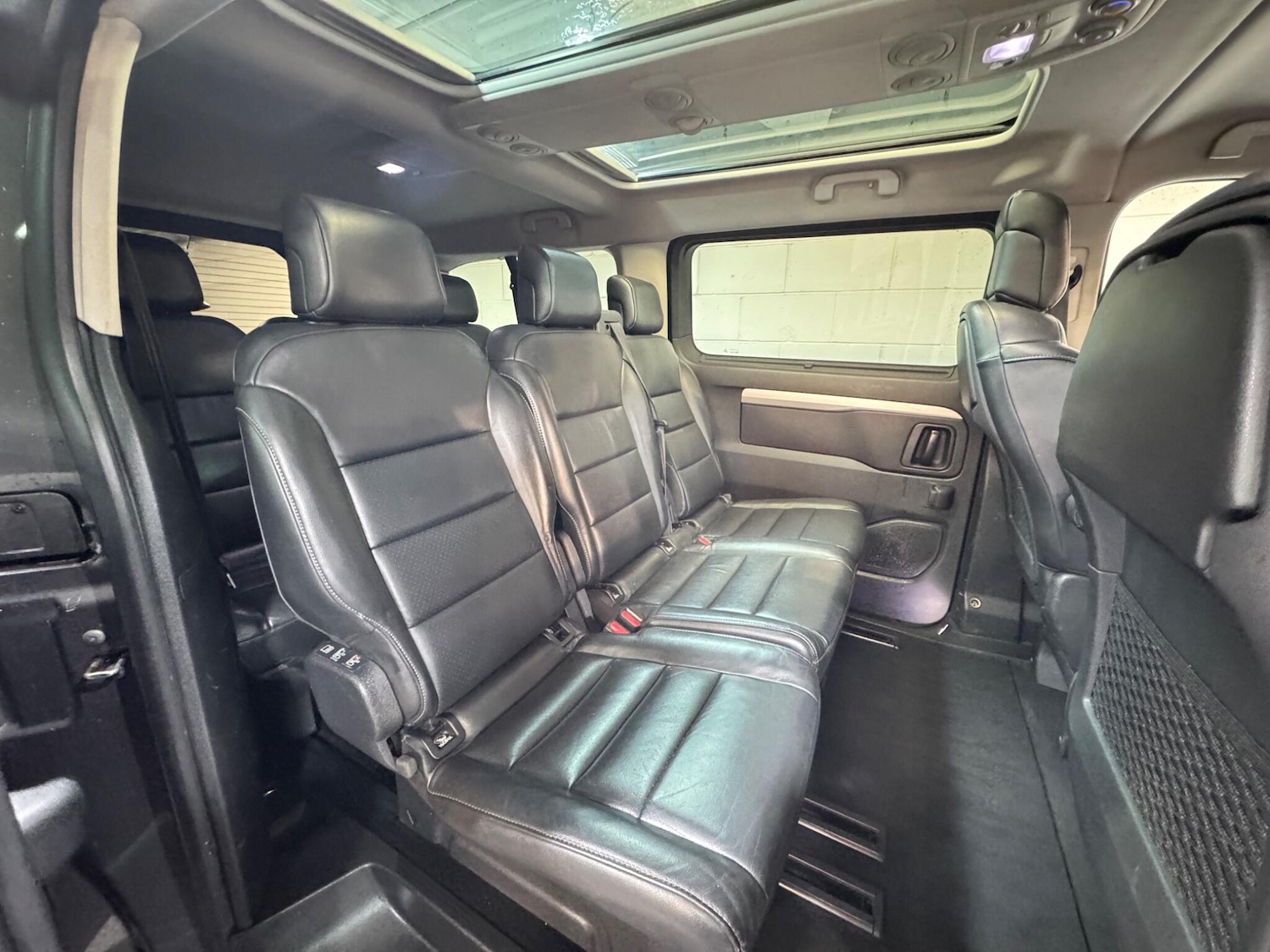 Used Peugeot Traveller 2018 for sale - 77523857: Photo 11