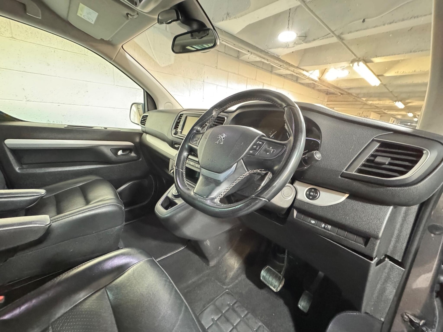 Used Peugeot Traveller 2018 for sale - 77523857: Photo 8