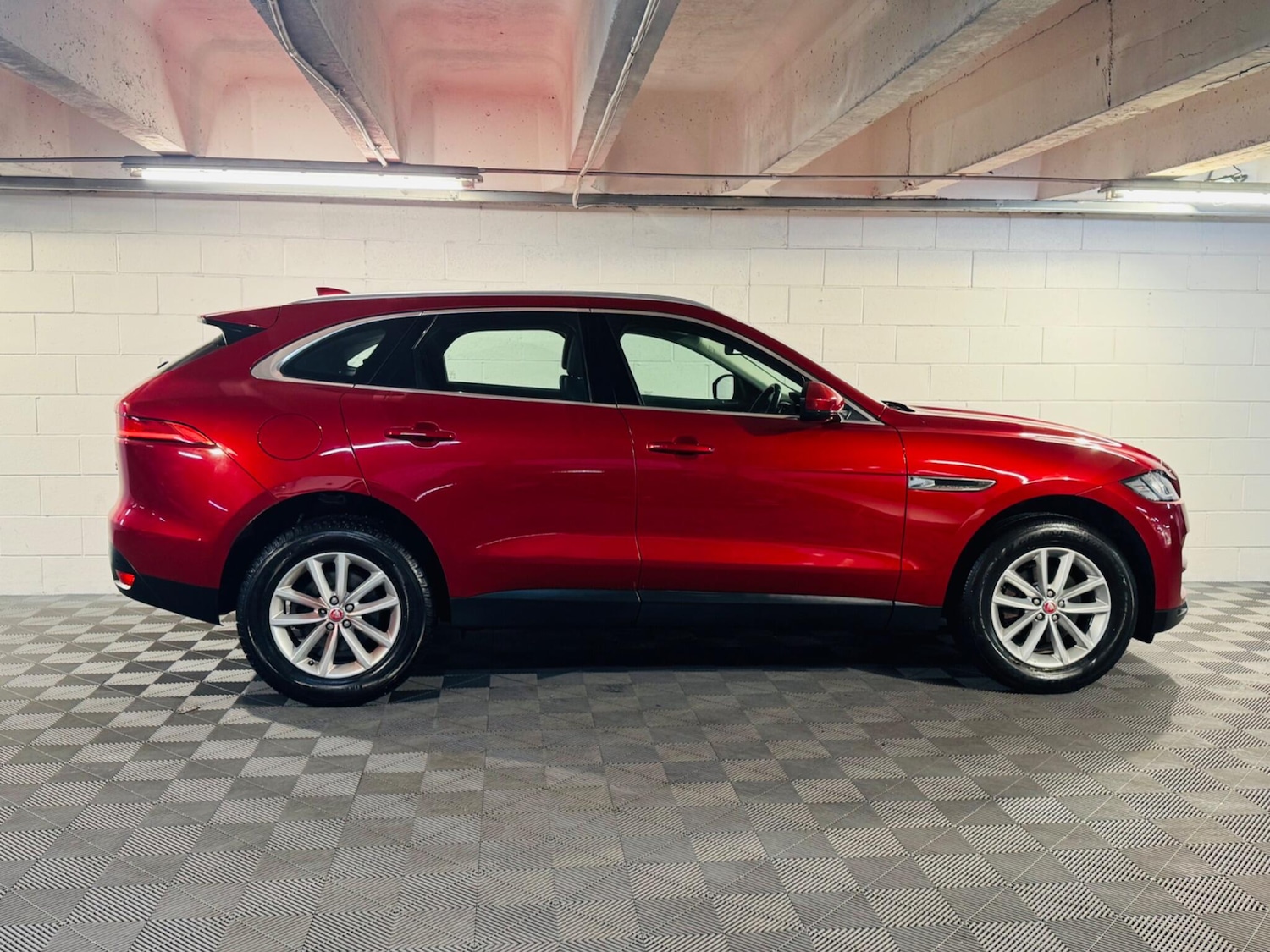 Used Jaguar F-Pace 2018 for sale - 76987713: Photo 5