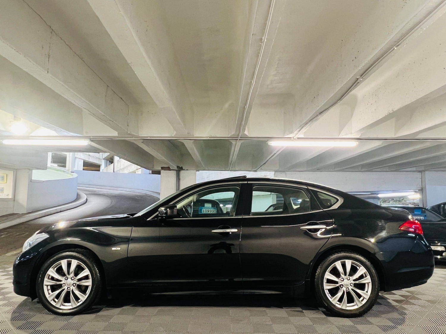 Used Infiniti M 2013 for sale - 76988117: Photo 2