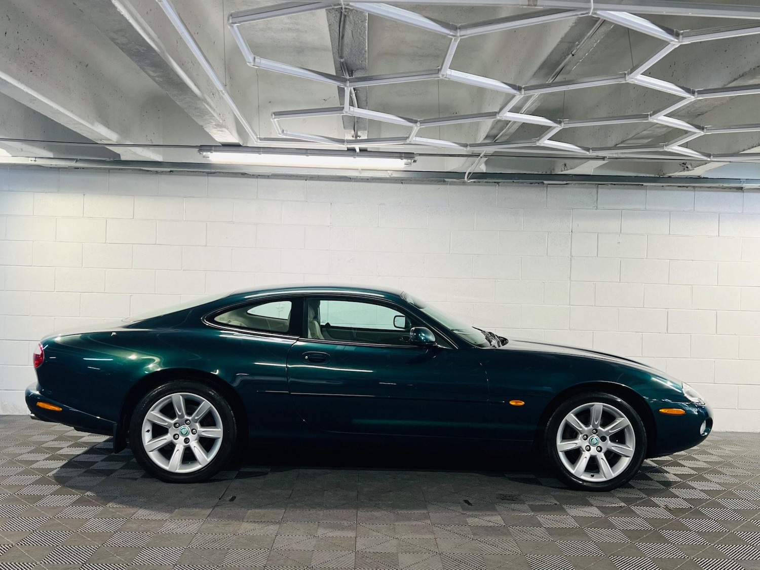 Used Jaguar XK8 2002 for sale - 77156473: Photo 5