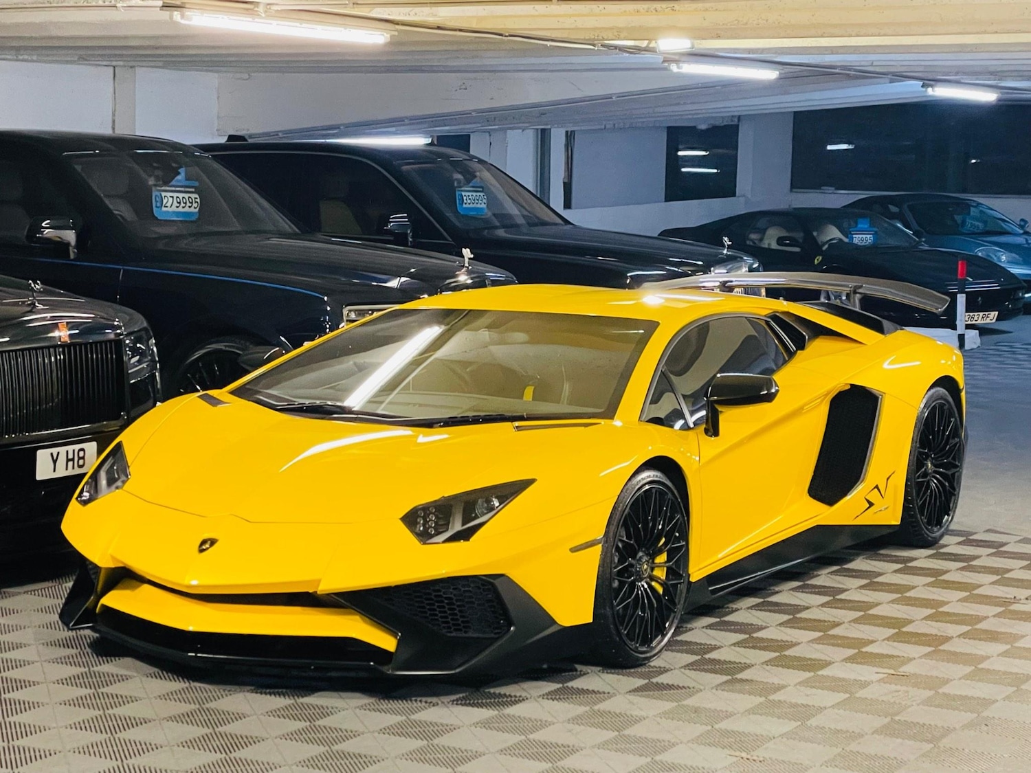 Used Lamborghini Aventador 2016 for sale - 76990571: Photo 23