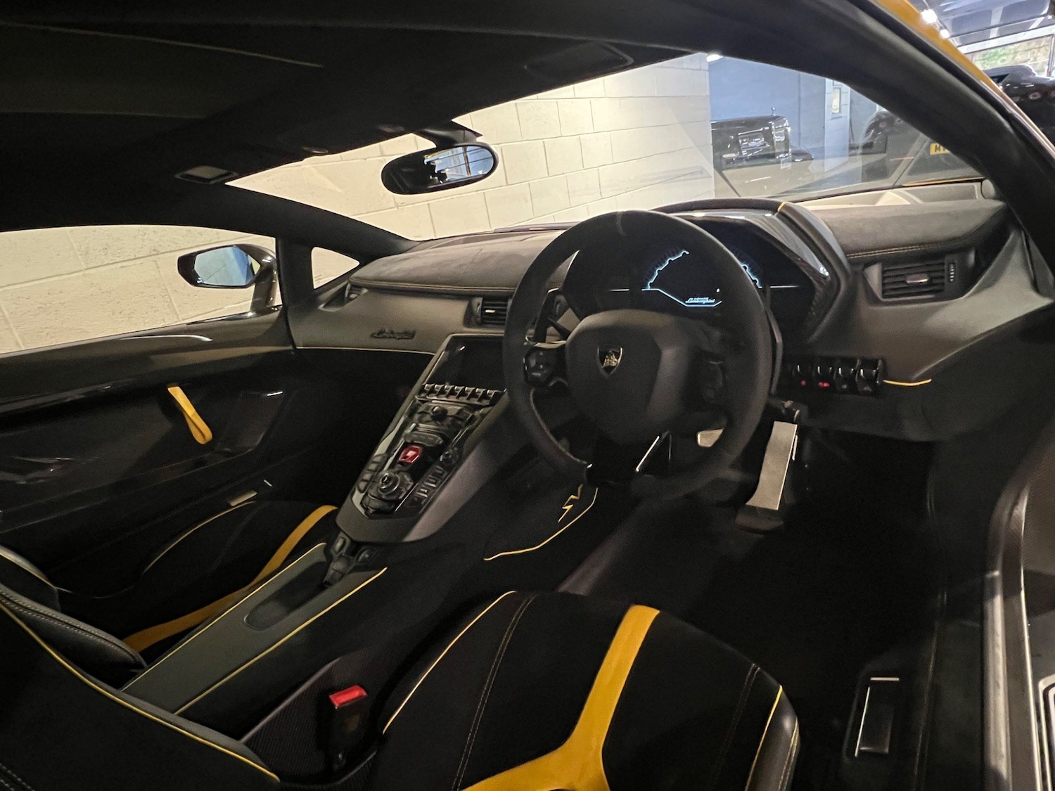 Used Lamborghini Aventador 2016 for sale - 76990571: Photo 8