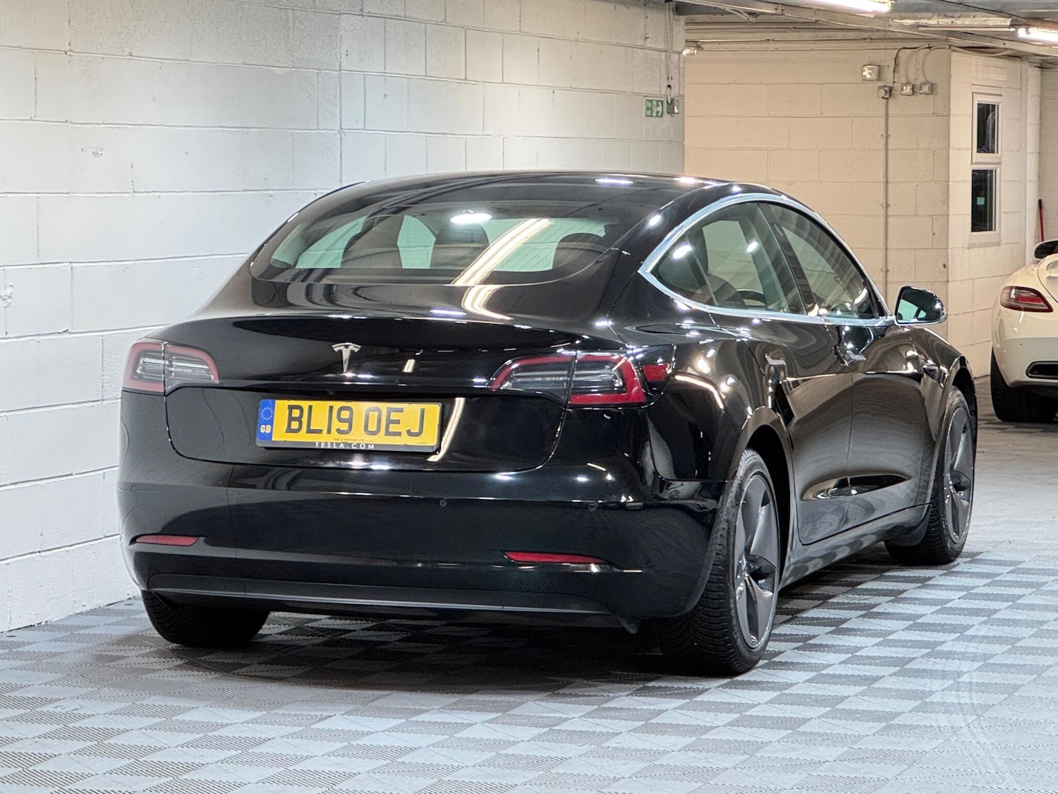 Used Tesla Model 3 2019 for sale - 77549349: Photo 4