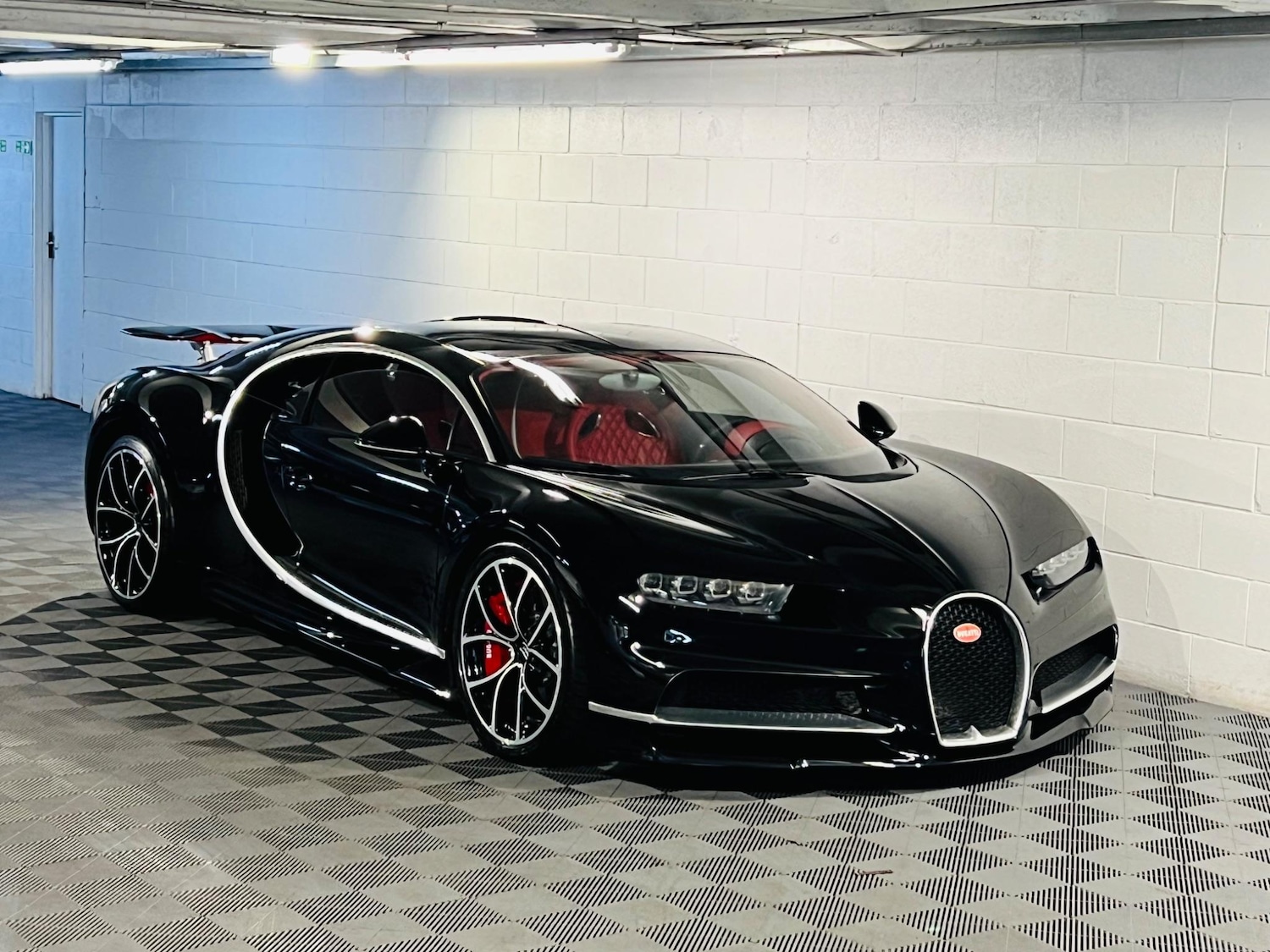 Used Bugatti Chiron for sale - 76476419: Photo 23