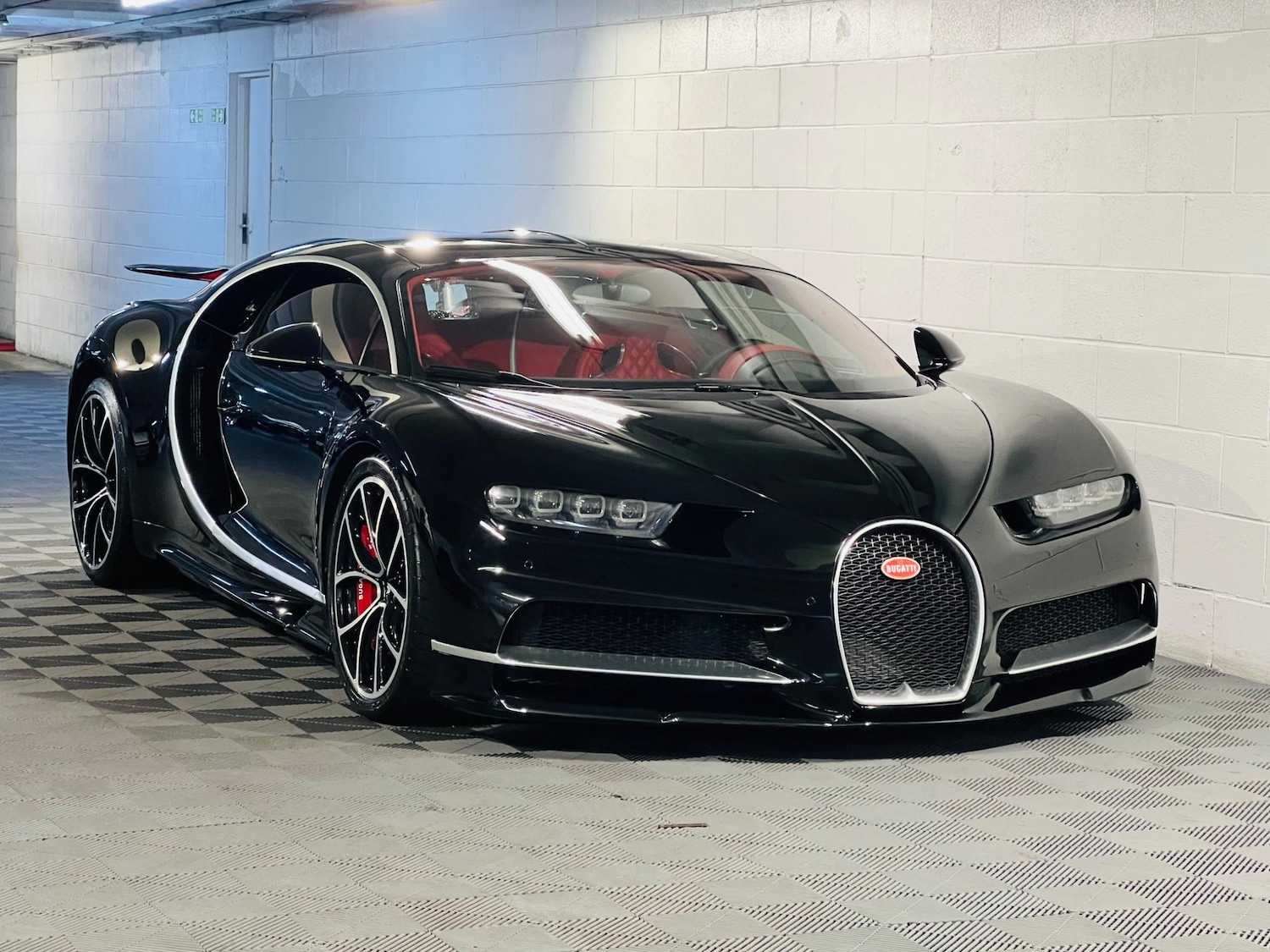 Used Bugatti Chiron for sale - 76476419: Photo 26