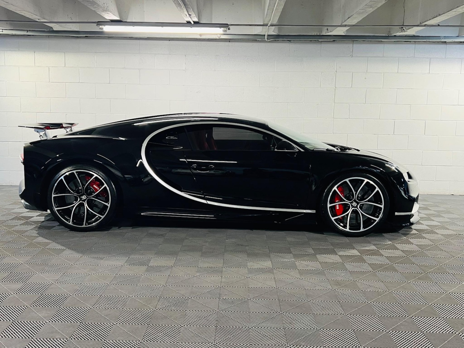 Used Bugatti Chiron for sale - 76476419: Photo 5