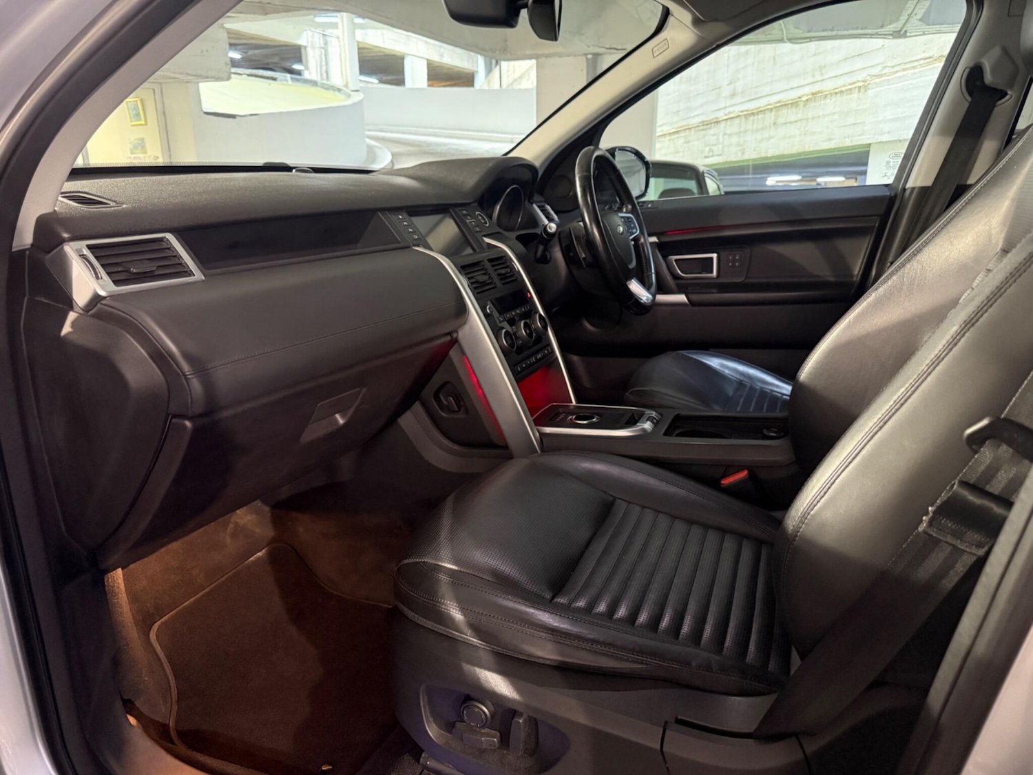 Used Land Rover Discovery Sport 2018 for sale - 76989473: Photo 11