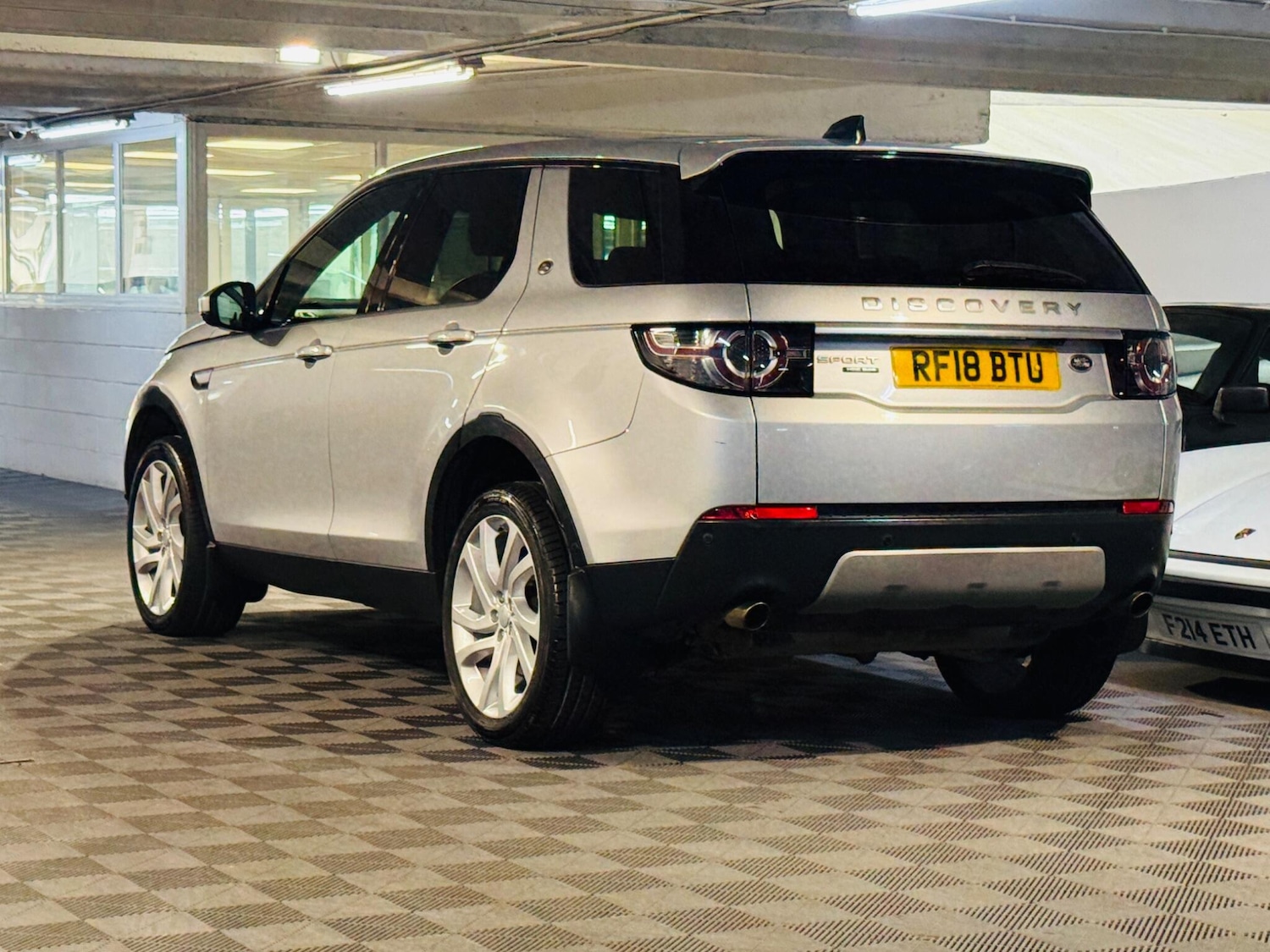 Used Land Rover Discovery Sport 2018 for sale - 76989473: Photo 3