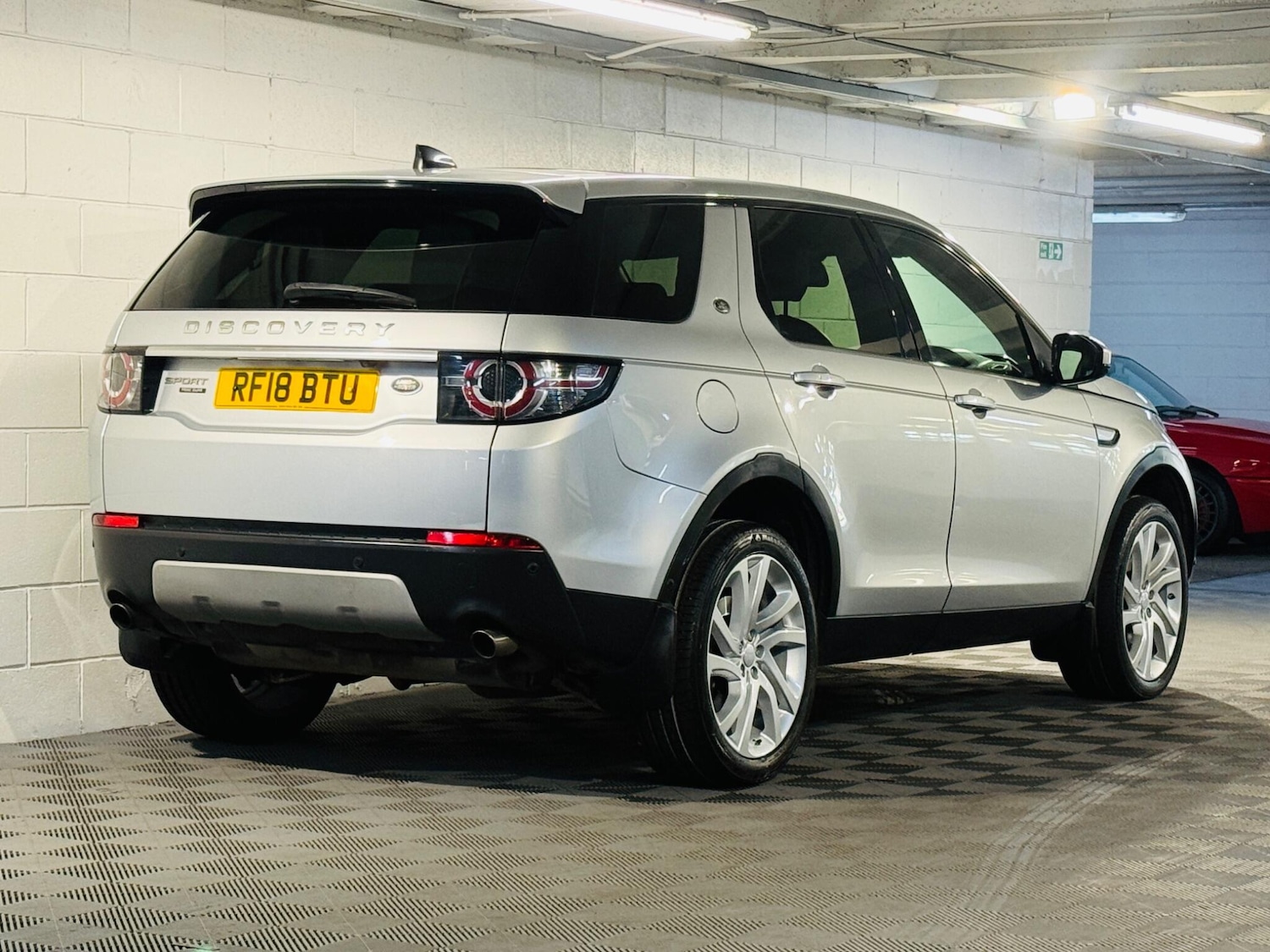 Used Land Rover Discovery Sport 2018 for sale - 76989473: Photo 4