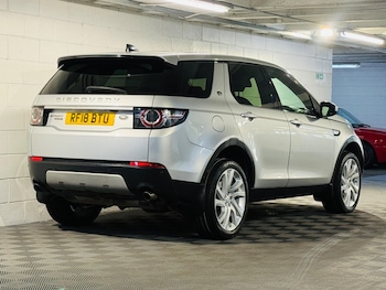 Used Land Rover Discovery Sport 2018 for sale - 76989473: Photo
