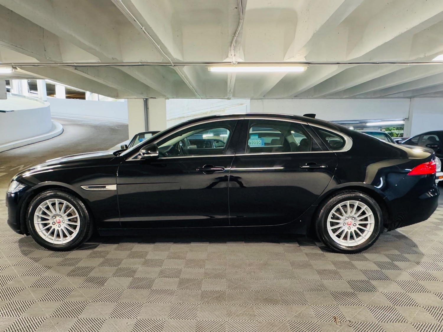 Used Jaguar XF 2017 for sale - 76994398: Photo 2