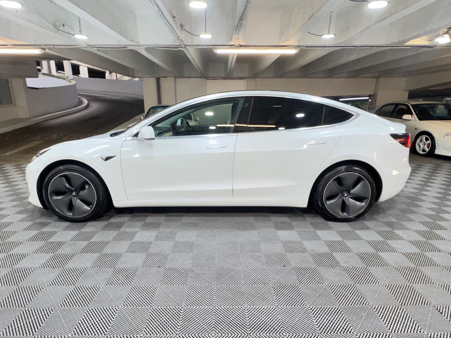 Used Tesla Model 3 2020 for sale - 77794353: Photo 2