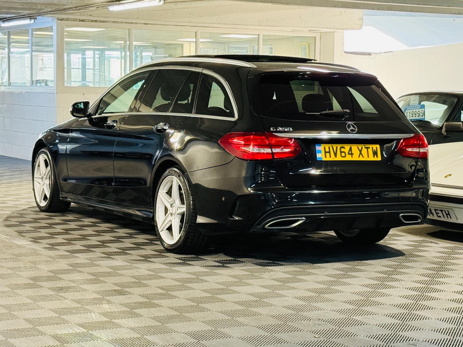 Used Mercedes-Benz C Class 2014 for sale - 76993922: Photo 3