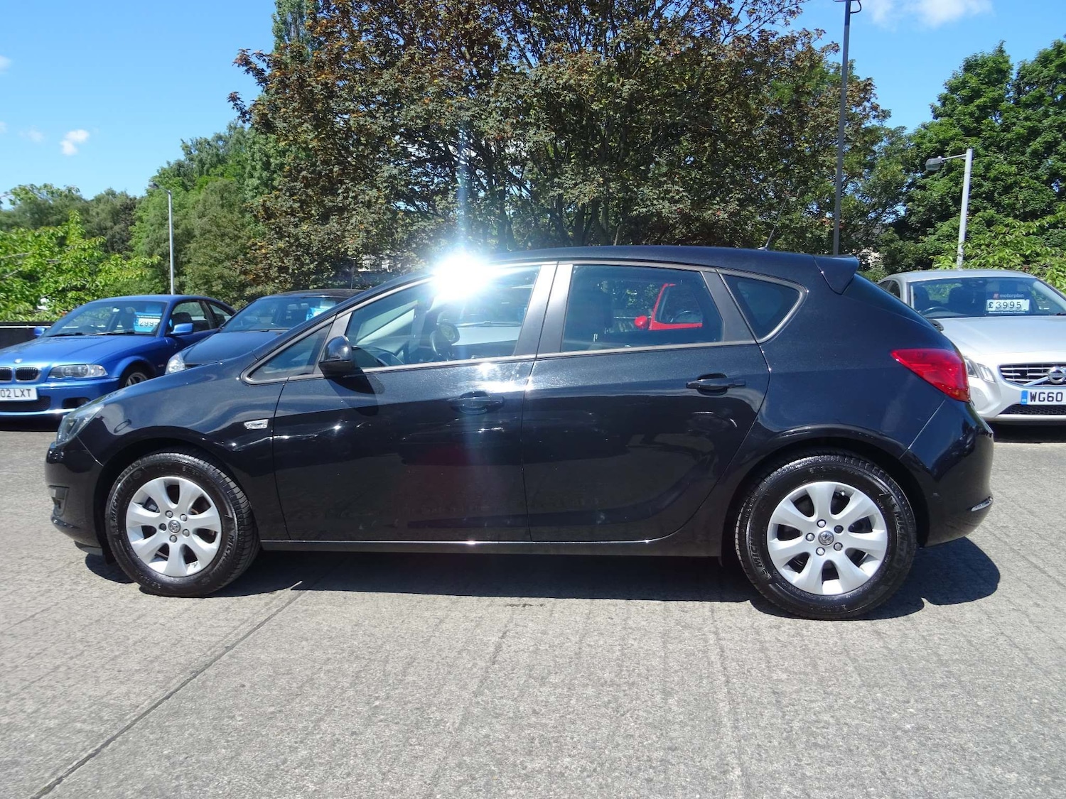 Used Vauxhall Astra 2015 for sale - 76988081: Photo 2