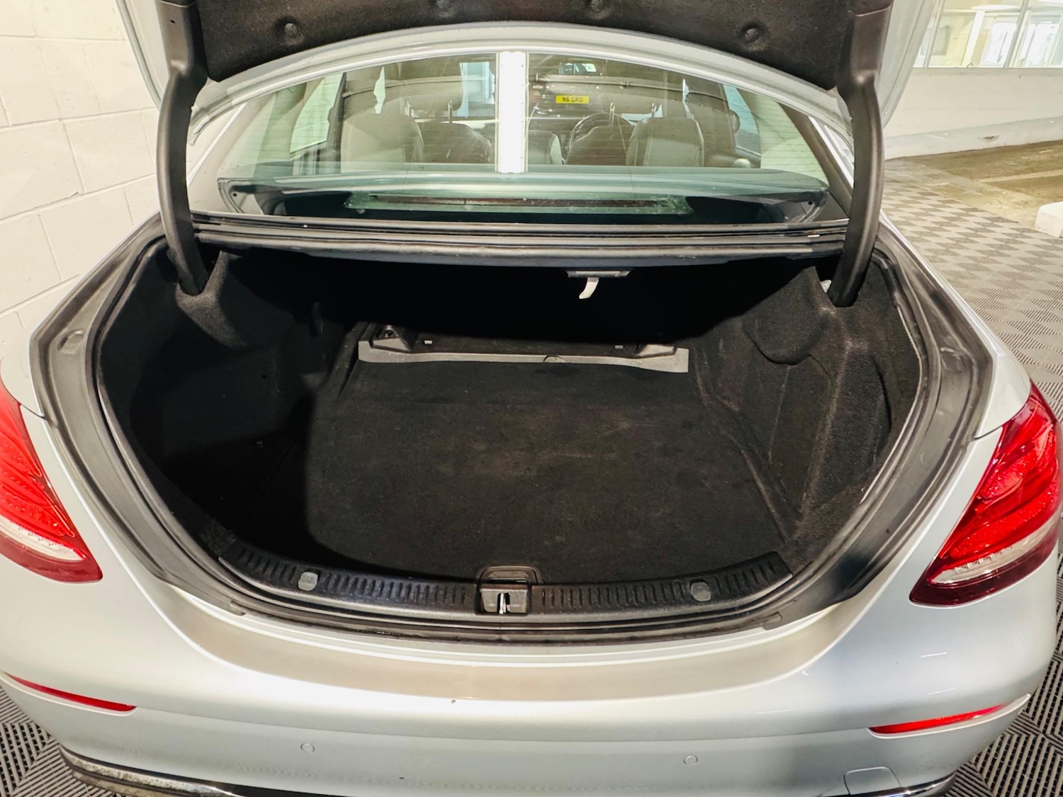 Used Mercedes-Benz E Class 2018 for sale - 76991166: Photo 12