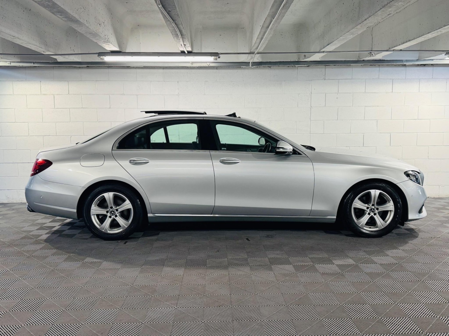 Used Mercedes-Benz E Class 2018 for sale - 76991166: Photo 5